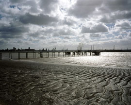 Gray's beach, Thurrock © Jason Orton